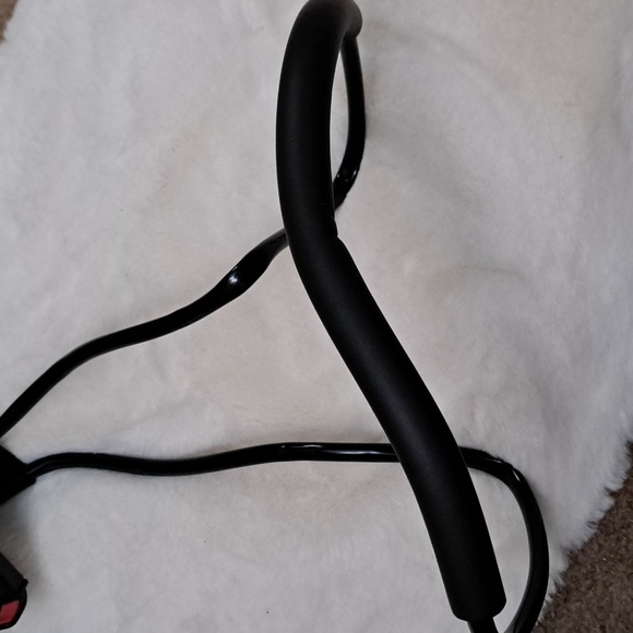 Hands Free Neck Phone Holder - Picture 4 of 9